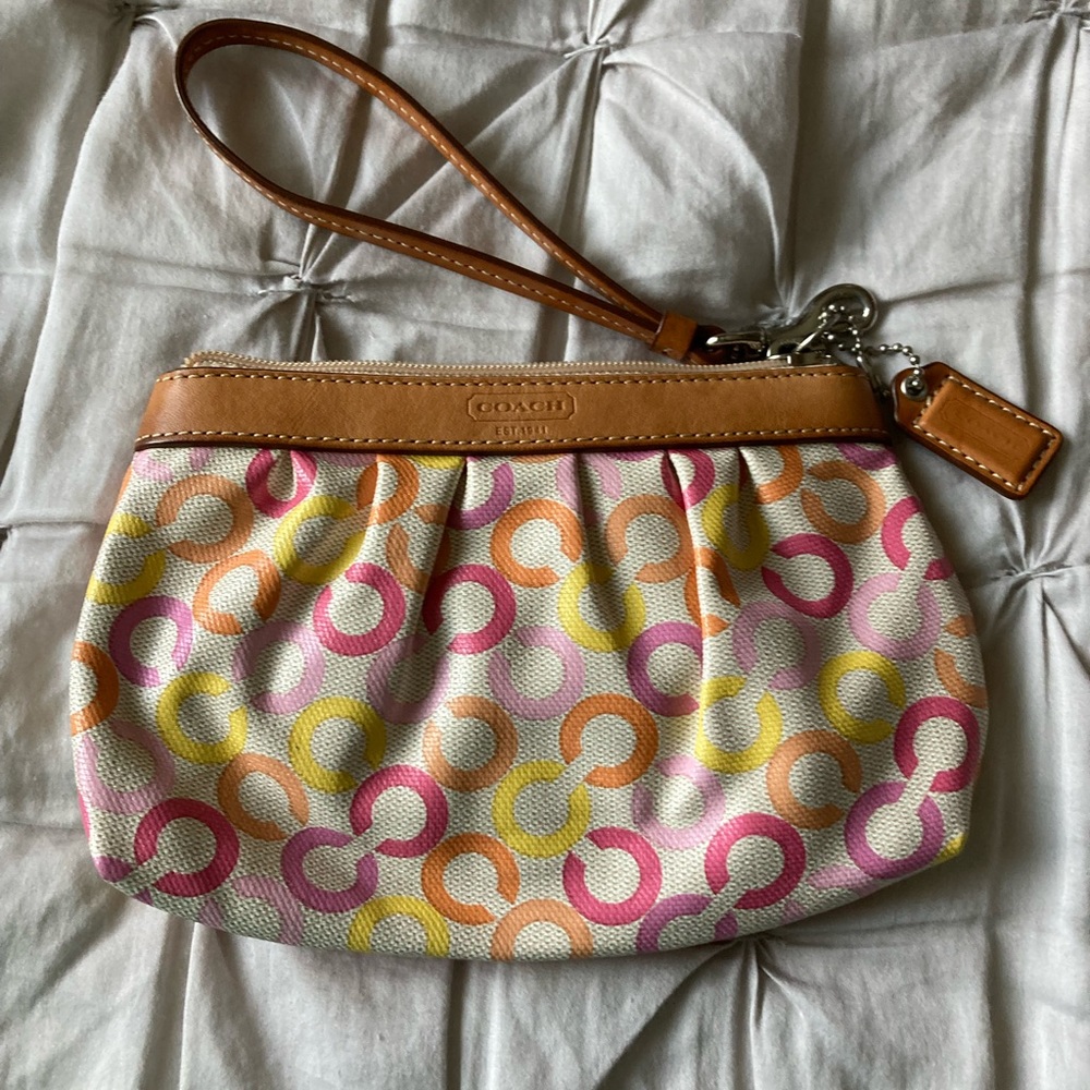 Women’s Coach wristlet